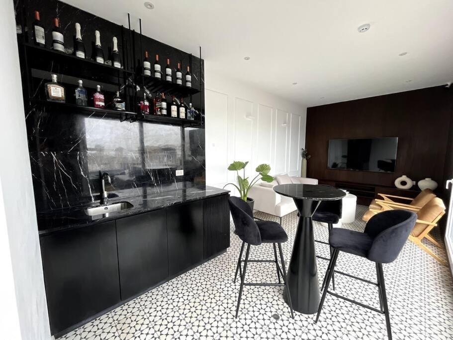 Luxury Apartment In Miraflores With Rooftop Pool ลิมา ภายนอก รูปภาพ